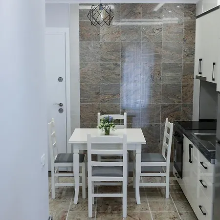 Διαμέρισμα Fishta Q5 35