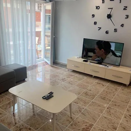 Apartment Fishta Q5 35 *